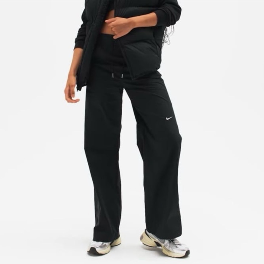 NIKE • PANTS